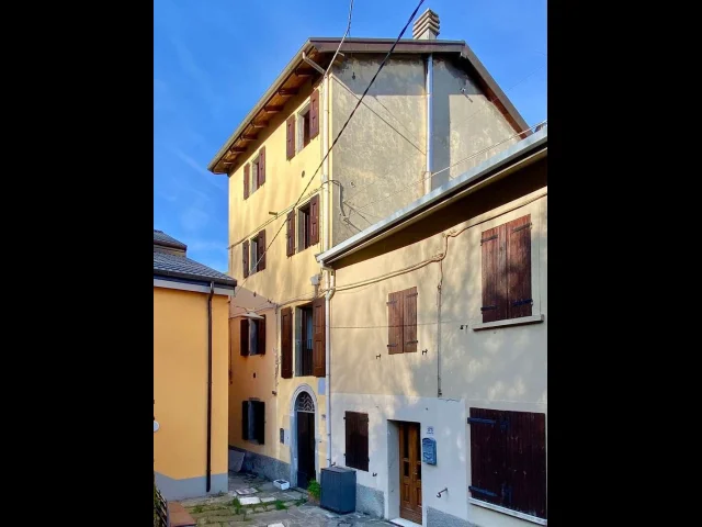 Appartamenti in Vendita - Casa divisa in 4 bilocali da reddito