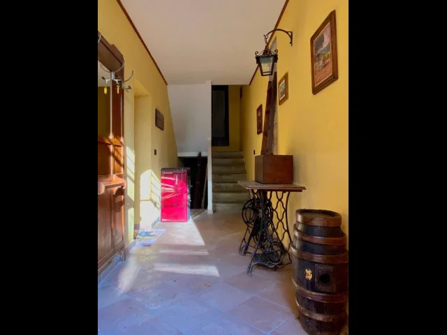 Appartamenti in Vendita - Casa divisa in 4 bilocali da reddito