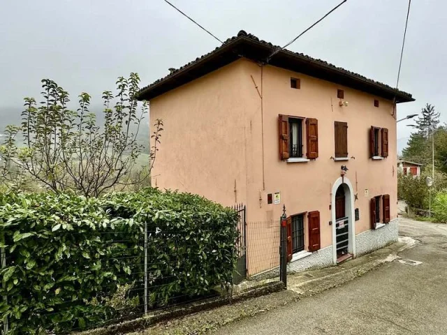 Appartamenti in Vendita - Casa con giardino