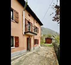 Appartamenti in Vendita - Casa con giardino