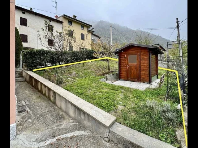 Appartamenti in Vendita - Casa con giardino