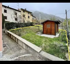 Appartamenti in Vendita - Casa con giardino