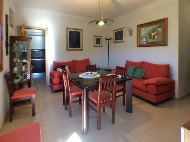 Appartamenti in Vendita - Porzione di bifamiliare di 85 mq con garage e giardino