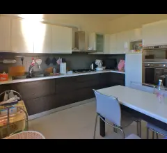 Appartamenti in Vendita - Porzione di bifamiliare di 85 mq con garage e giardino