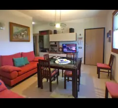 Appartamenti in Vendita - Porzione di bifamiliare di 85 mq con garage e giardino