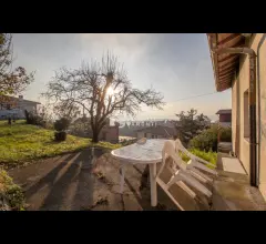 Villa singola con terreno edificabile a civate