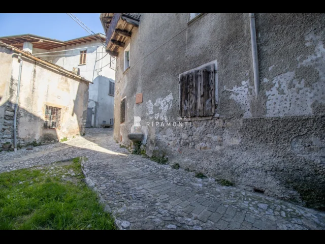 Appartamenti in Vendita - Rustico ad abbadia lariana