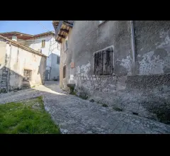 Appartamenti in Vendita - Rustico ad abbadia lariana