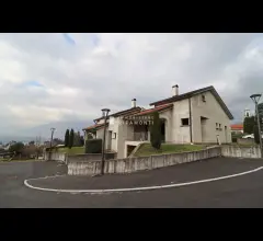 Villa bifamiliare in vendita a oggiono.
