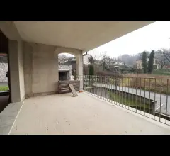 Appartamenti in Vendita - Villa bifamiliare in vendita a oggiono.