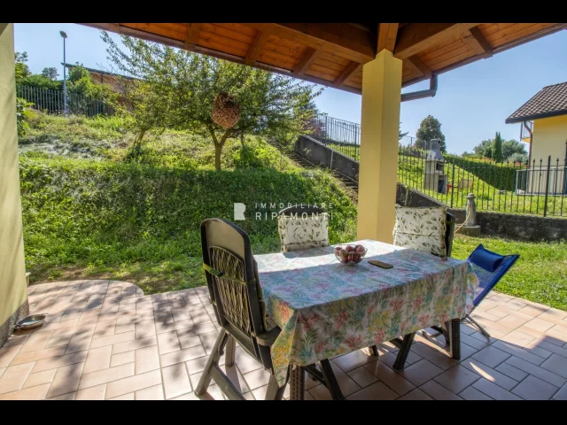 Appartamenti in Vendita - Villa singola in vendita a ello