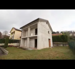 Appartamenti in Vendita - Villa singola in vendita a oggiono