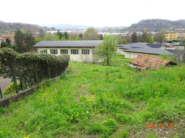 Appartamenti in Vendita - Terreno edificabile a oggiono