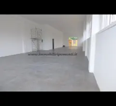 Appartamenti in Vendita - Negozio con parcheggio in vendita a lecco.