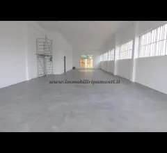 Appartamenti in Vendita - Negozio con parcheggio in vendita a lecco.