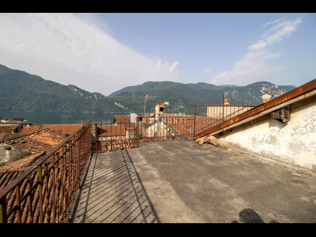 Appartamenti in Vendita - Rustico da ristrutturare.