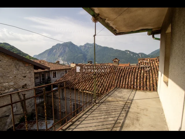 Appartamenti in Vendita - Rustico da ristrutturare.
