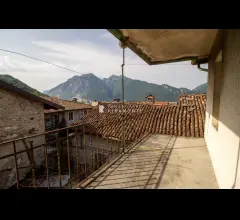 Appartamenti in Vendita - Rustico da ristrutturare.
