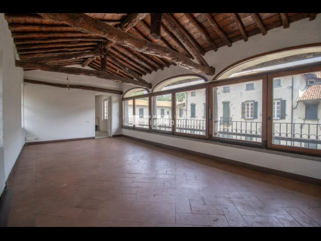 Appartamenti in Vendita - Quadriplocale a valmadrera