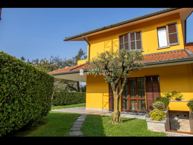 Appartamenti in Vendita - Villa bifamiliare a vercurago
