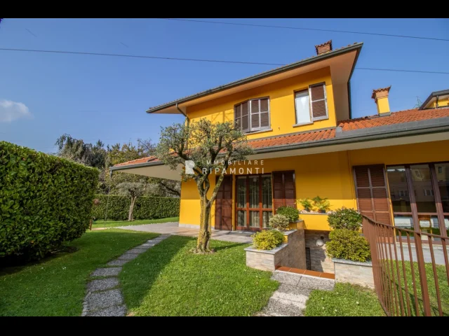 Appartamenti in Vendita - Villa bifamiliare a vercurago