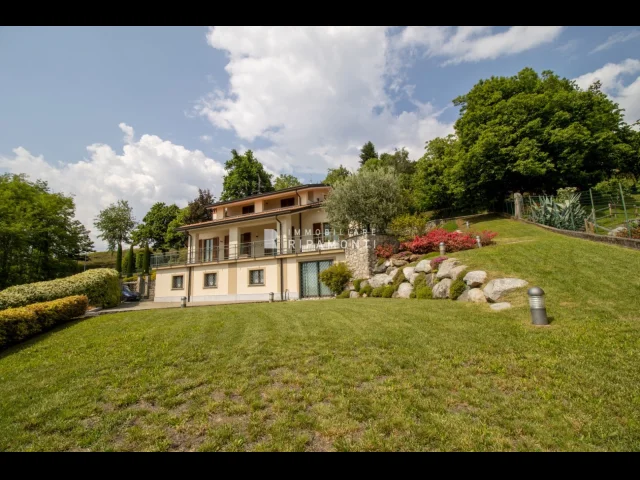 Appartamenti in Vendita - Villa a ello