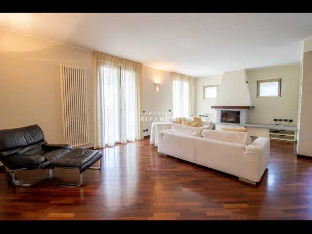 Appartamenti in Vendita - Villa a ello