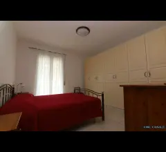 Appartamenti in Vendita - Appartamento trilocale con giardino