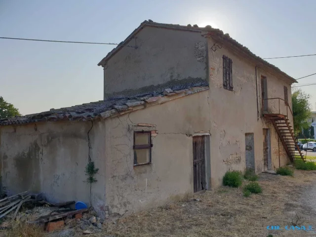 Appartamenti in Vendita - Rudere indipendente