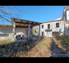Appartamenti in Vendita - Grezzo con giardino