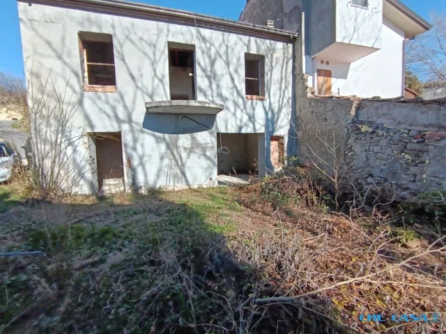Appartamenti in Vendita - Grezzo con giardino