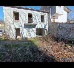Appartamenti in Vendita - Grezzo con giardino