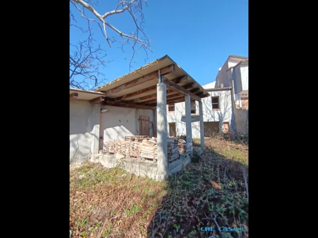 Appartamenti in Vendita - Grezzo con giardino