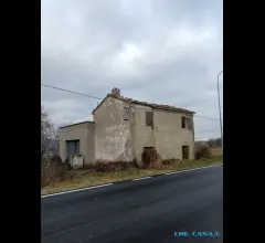 Casa indipendente con terreno da ristrutturare