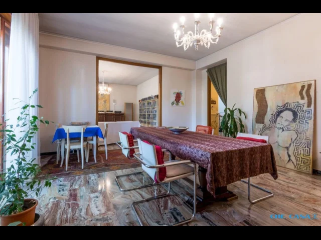 Appartamenti in Vendita - Villa posizione centralissima cattolica