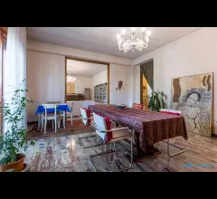 Appartamenti in Vendita - Villa posizione centralissima cattolica