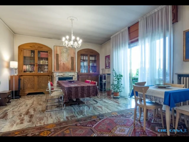 Appartamenti in Vendita - Villa posizione centralissima cattolica