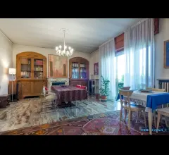 Appartamenti in Vendita - Villa posizione centralissima cattolica
