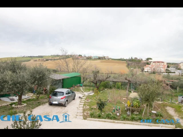 Casa abbinata con giardino