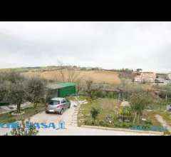 Casa abbinata con giardino