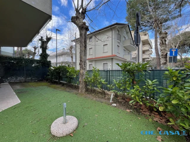 Appartamenti in Vendita - Riccione abissinia piano terra con giardino