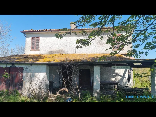 Appartamenti in Vendita - Rustico immerso nel verde in zona panoramica