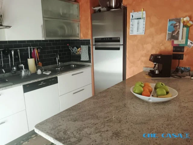 Appartamenti in Vendita - Appartamento in trifamiliare