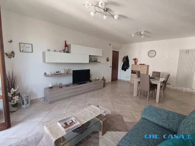 Appartamenti in Vendita - Appartamento con 2 camere e 2 bagni