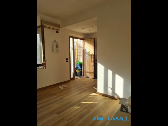 Appartamenti in Vendita - Villino indipendente cattolica parzialmente ristrutturato