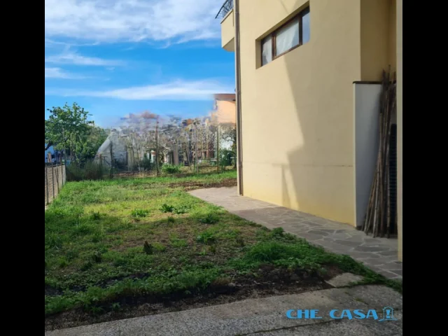 Casa indipendente ottime condizioni garage doppio e giardino