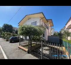 Appartamenti in Vendita - Riccione casa bifamigliare con giardino privato