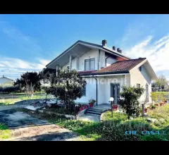 Casa totalmente indipendente  del 2005 con giardino
