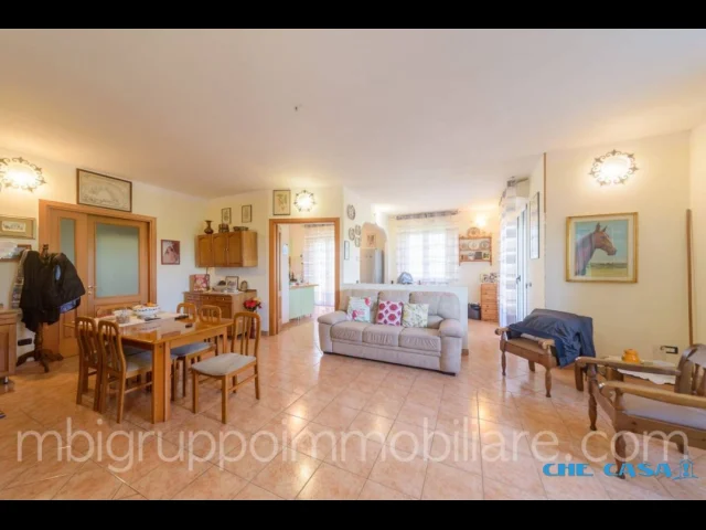 Appartamenti in Vendita - Casa totalmente indipendente  del 2005 con giardino