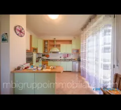 Appartamenti in Vendita - Casa totalmente indipendente  del 2005 con giardino